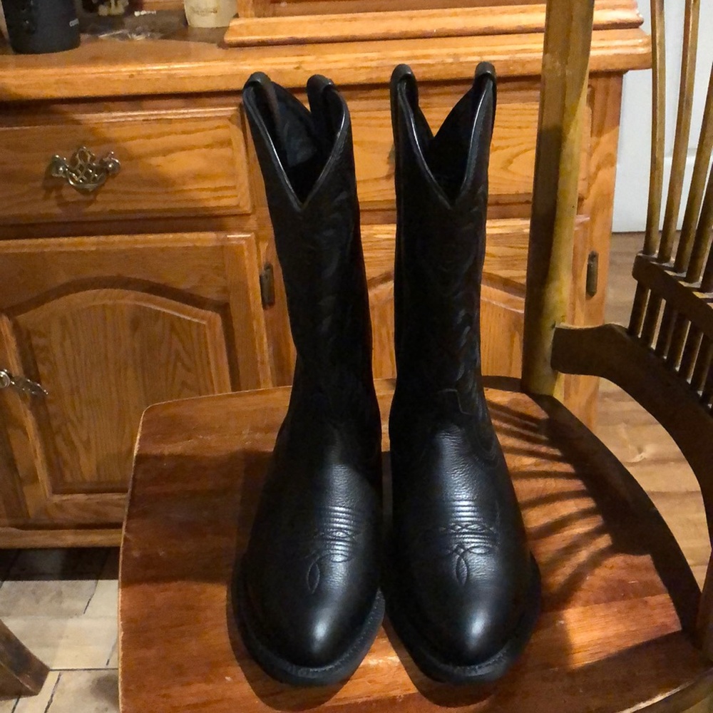 Men Ariat Western Boots